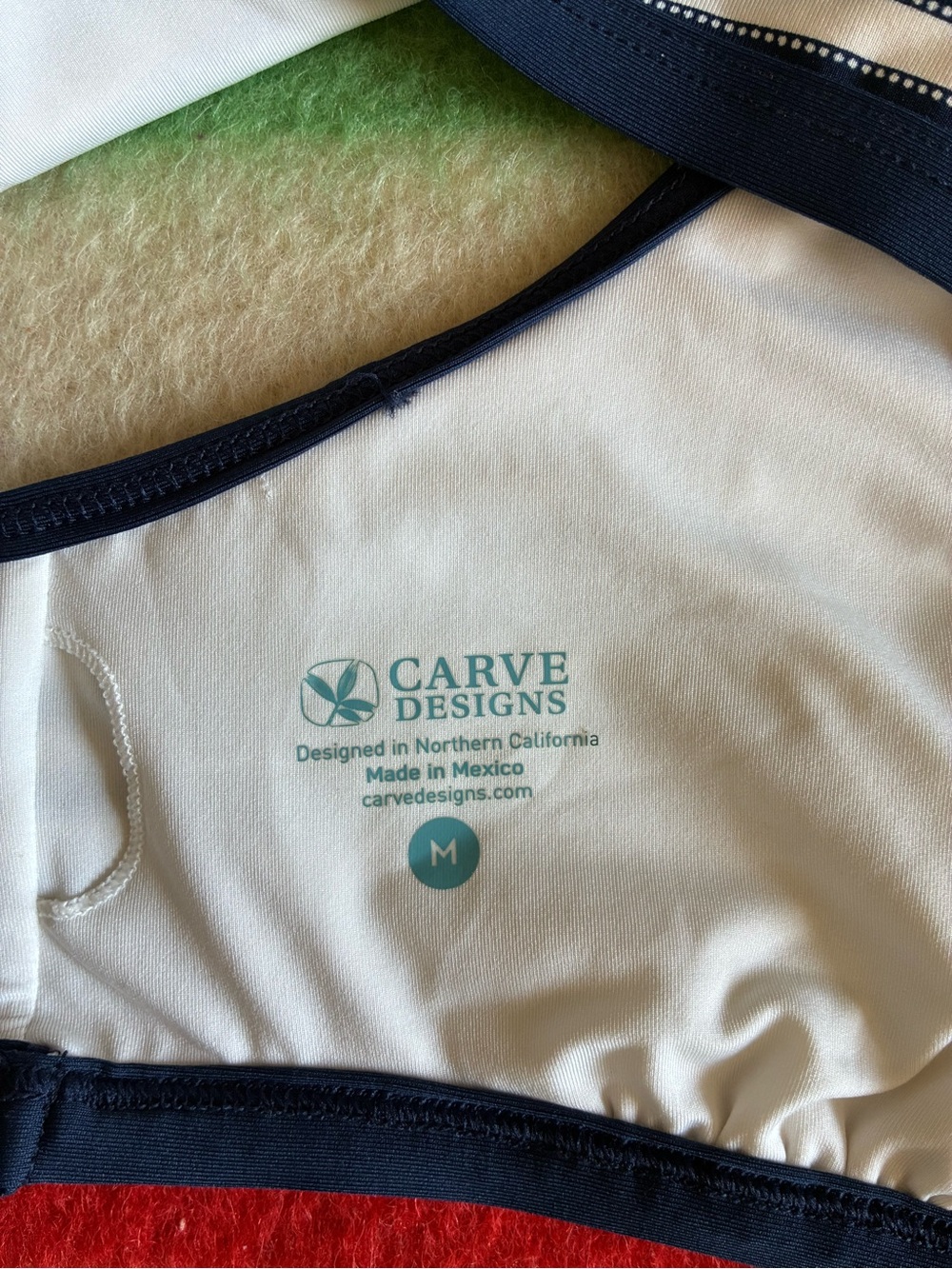 Carve designs swimsuit size medium - Picture 3 of 5